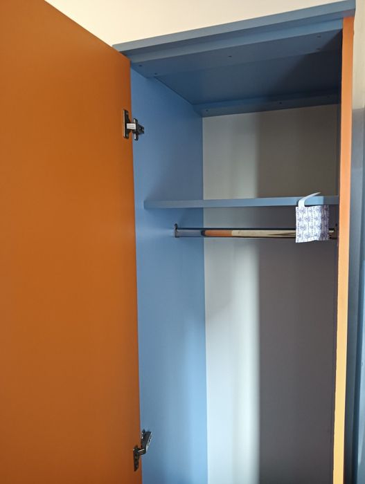 Mobila dormitor de vanzare + cadou spatiu depozitare (bonus).