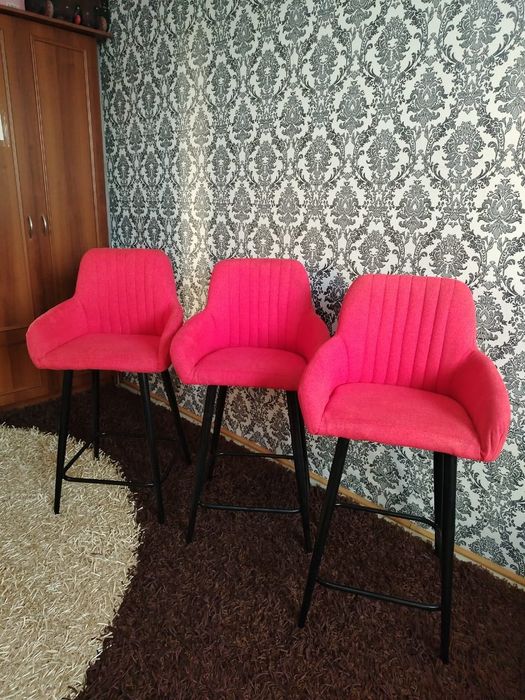Полубарный стул для кухни мягкий со спинкой, 65 см