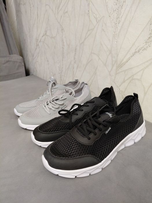 Кроссовки  48 размера