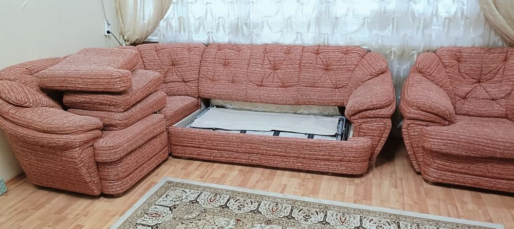 Продаётся угловой диван в хорошем состоянии, с ортопедическим матрасом