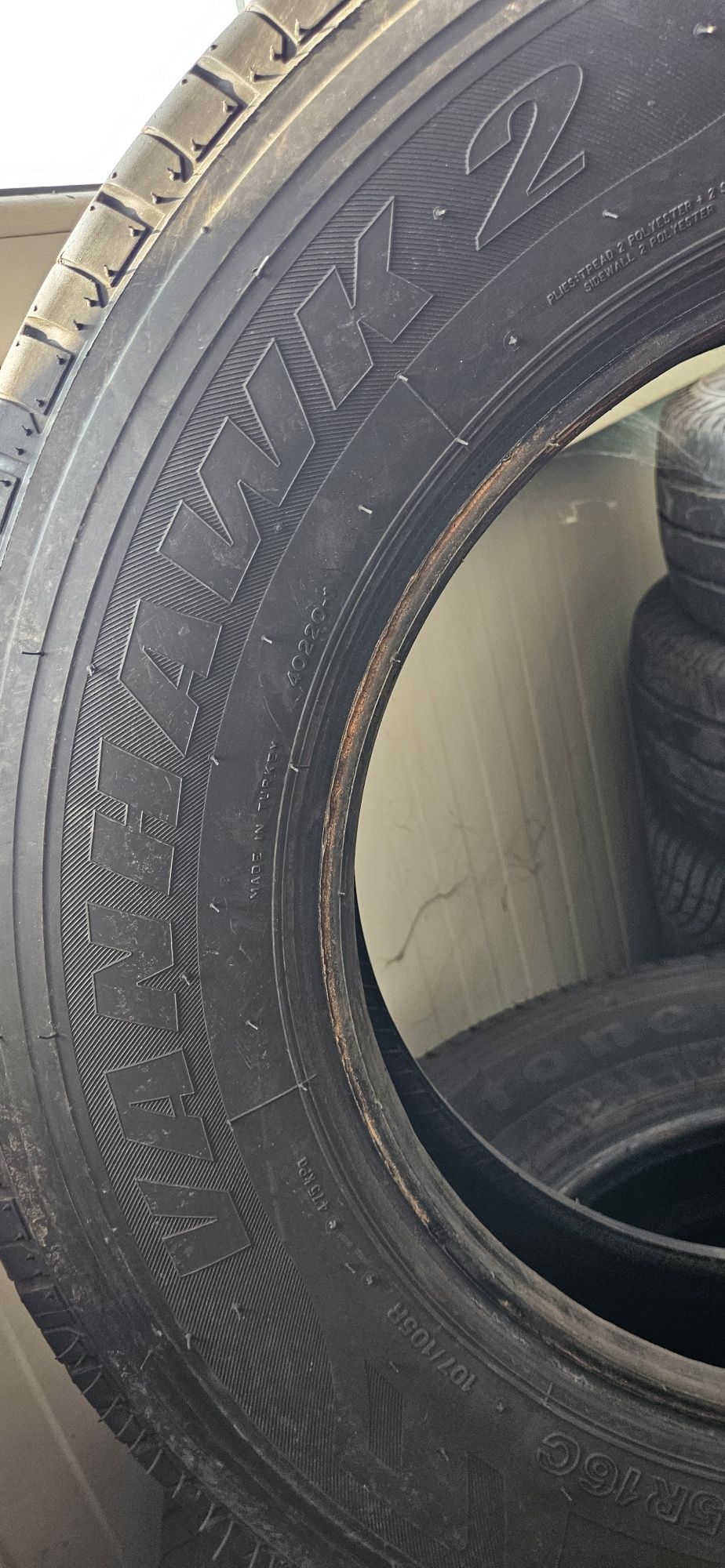 Гуми бусови 195/75/16C Firestone Vanhawk 2 - 4броя.