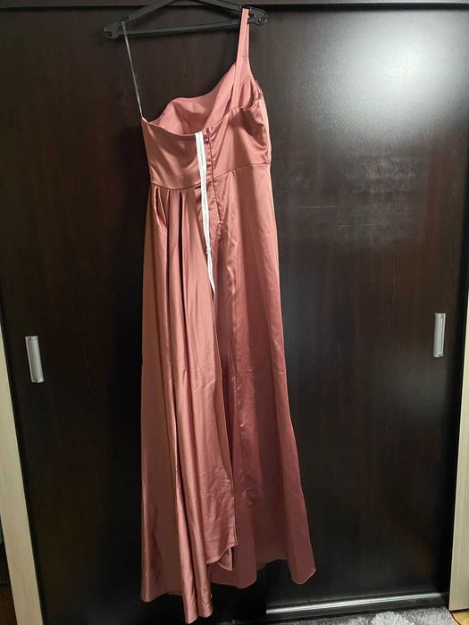 Официална Сатенена рокля