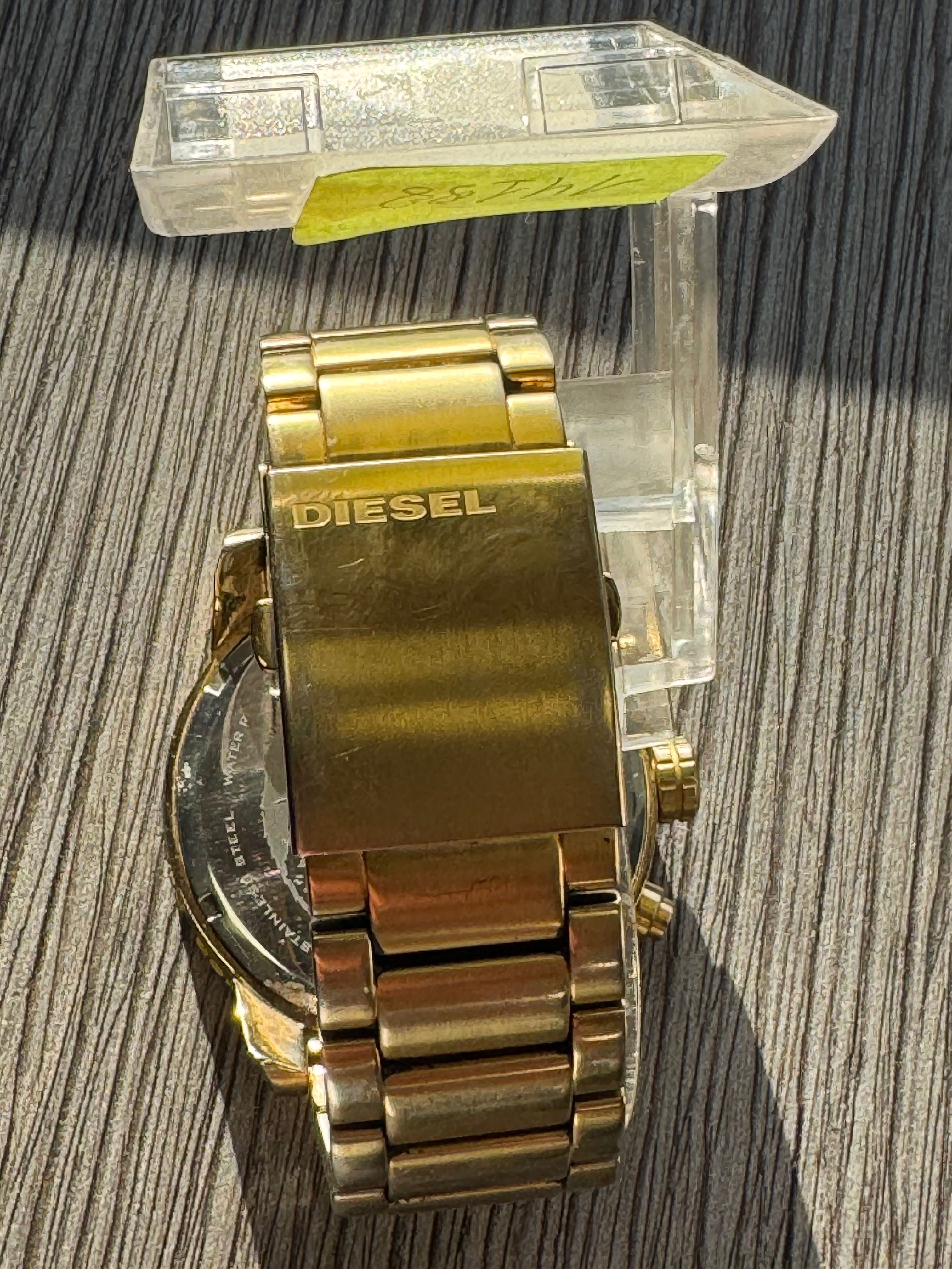 Ръчен часовник Diesel