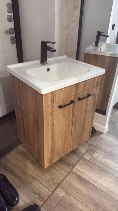 Раковина с тумбой