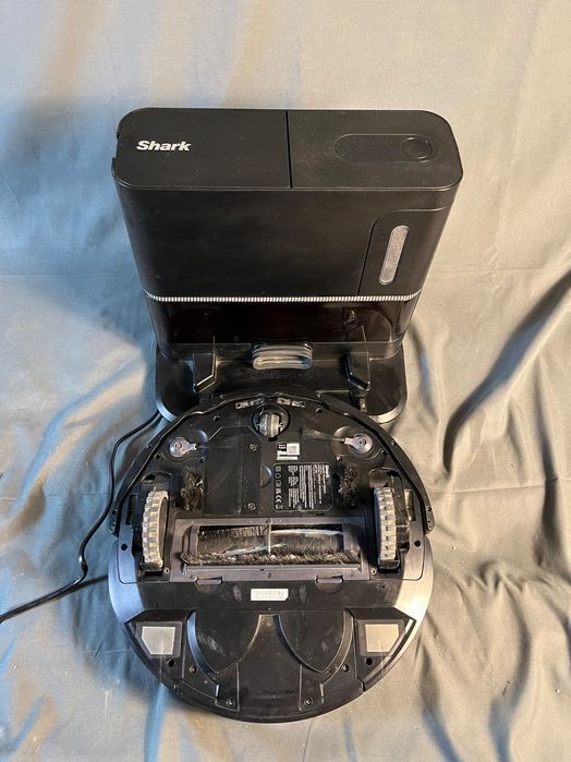 Aspirator Robot Shark AI 360 cu golire Automată, 120 Min