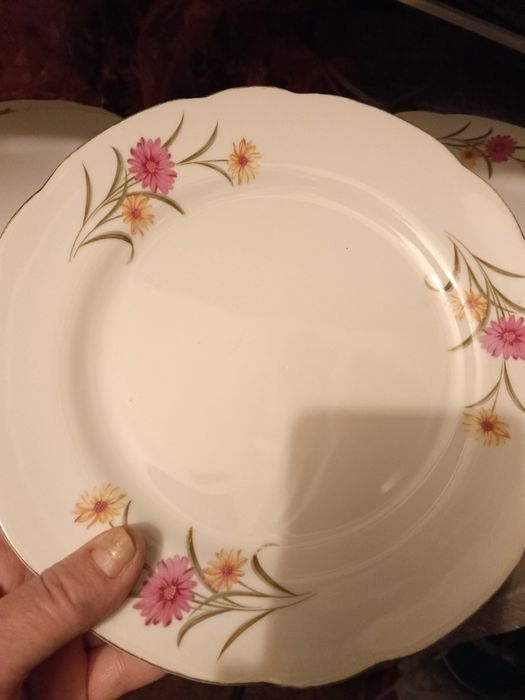 Продается посуда,тарелки.