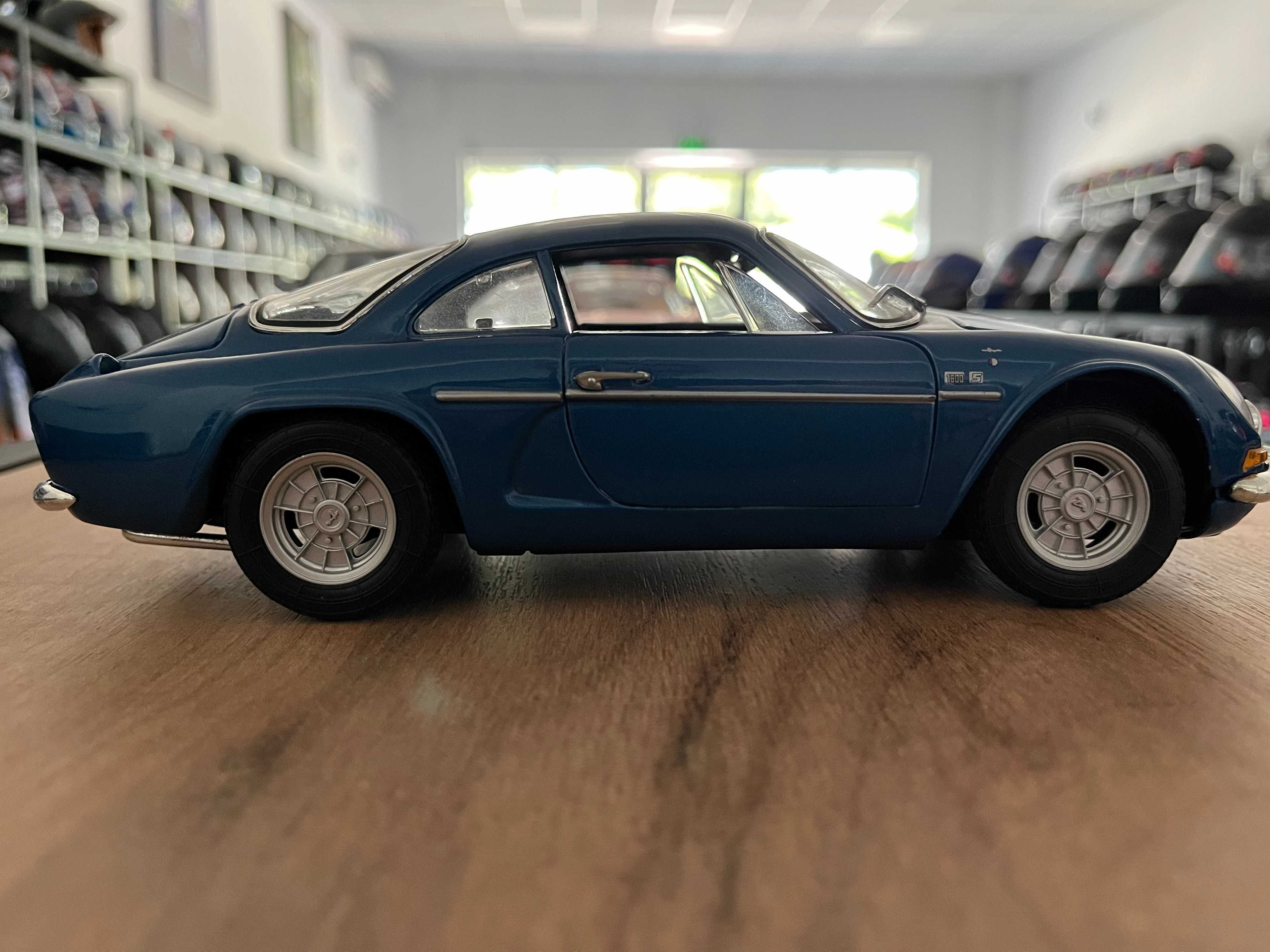 Метална колекционерска колички  MAISTO RENALUT ALPINE A110 1971 1:18