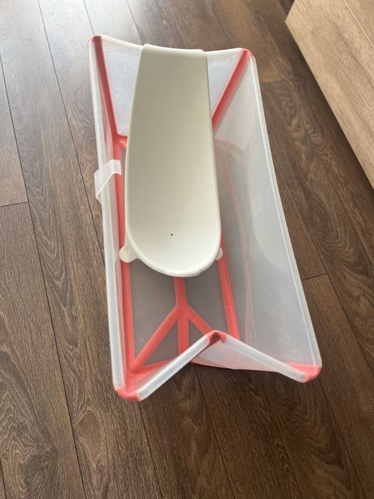 Вана Stokke Flexi Bath и подложка за нея
