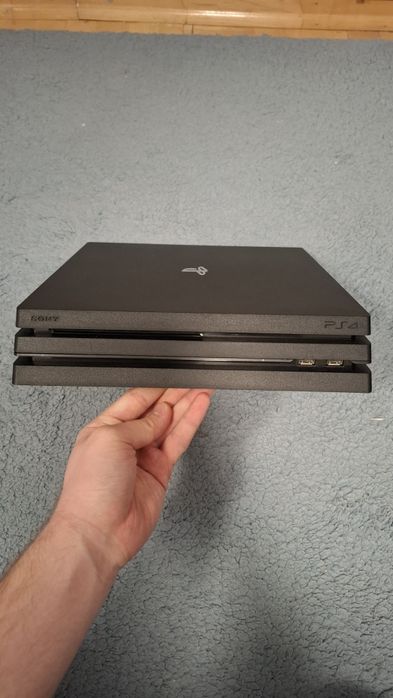 Vând ps4 slim/pro