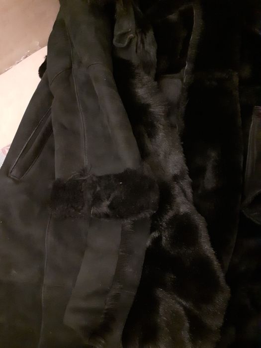 Дубленка черного цвета