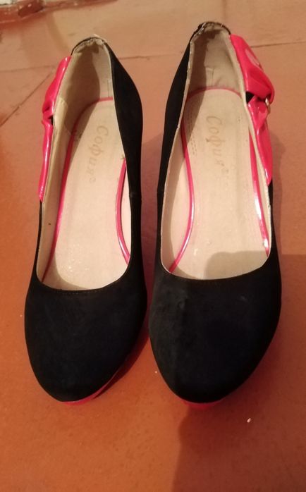 Продаю туфли с чёрной замшей