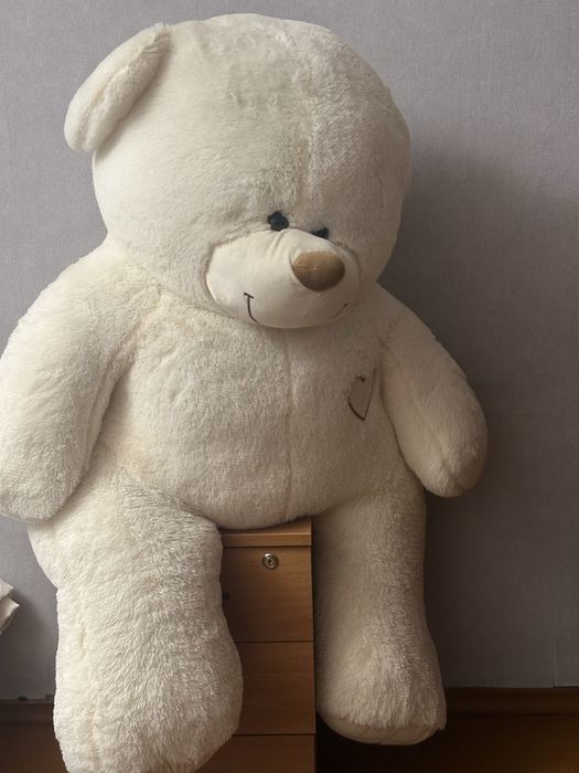 Медведь плюшевый