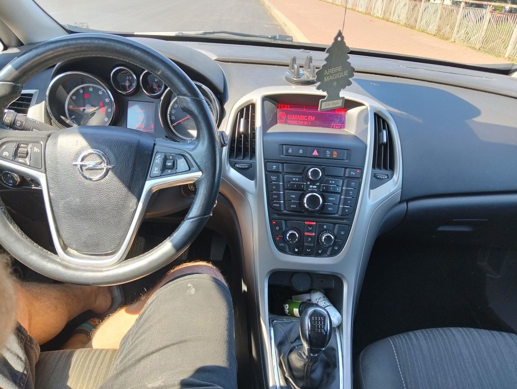 Opel Astra j 2011