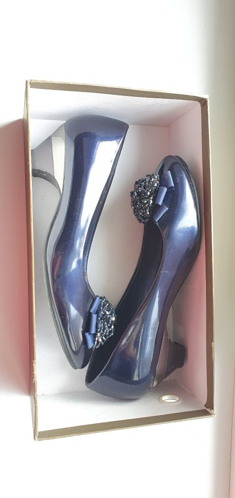 Женские туфли размер 240