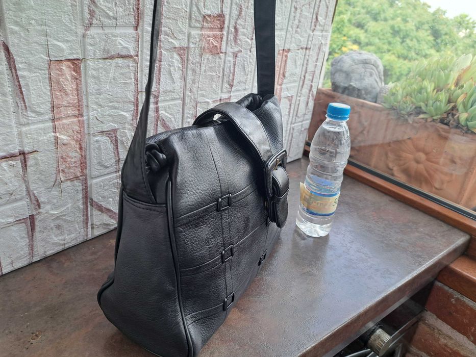 дамска чанта,черна малка кожена чантичка-естествена кожа