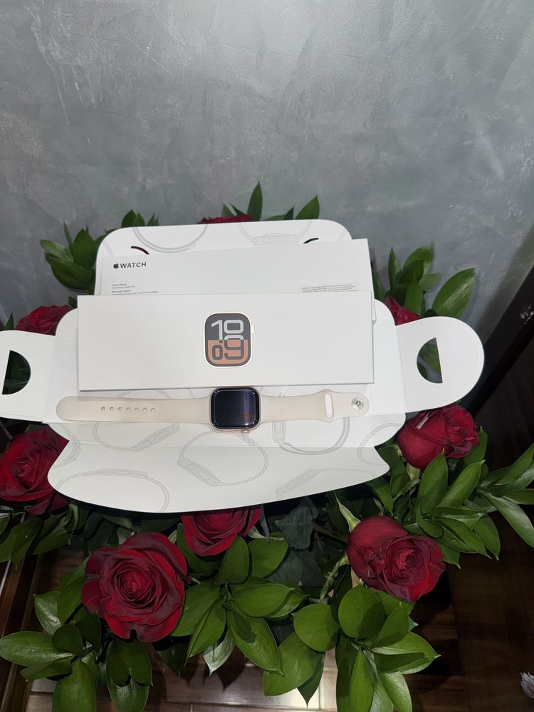 Iwatch 10 42mm пудровый свет почти новый и очен красивый