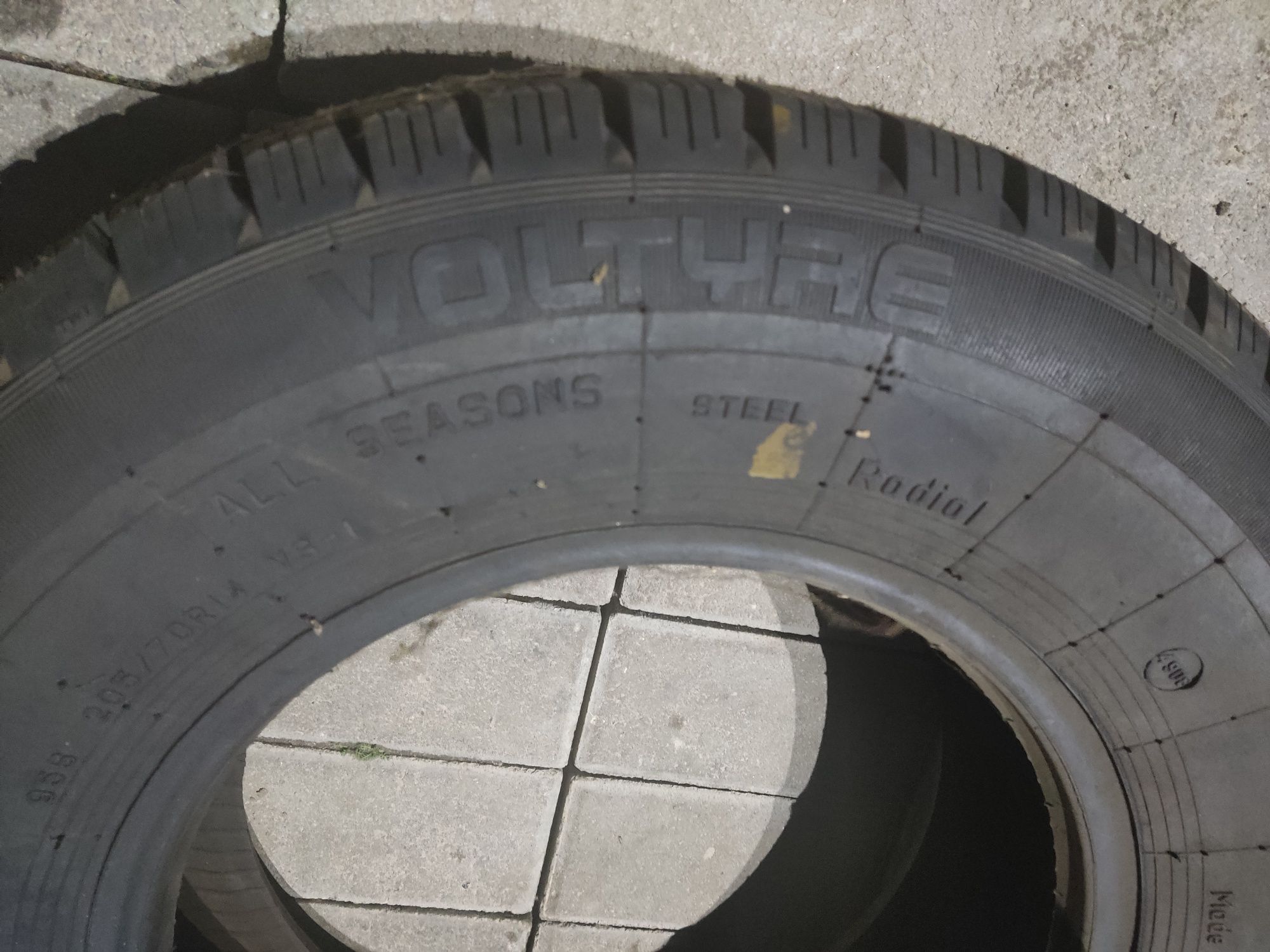 Продам шины Волтаир VS-1 205/70 R14 95S