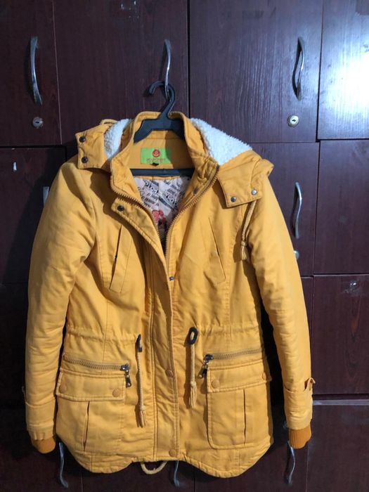 Продам куртку в хорошем состоянии