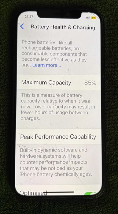 iPhone 12, 64 gb. display fisurat, 85 la suta baterie, liber de retea.