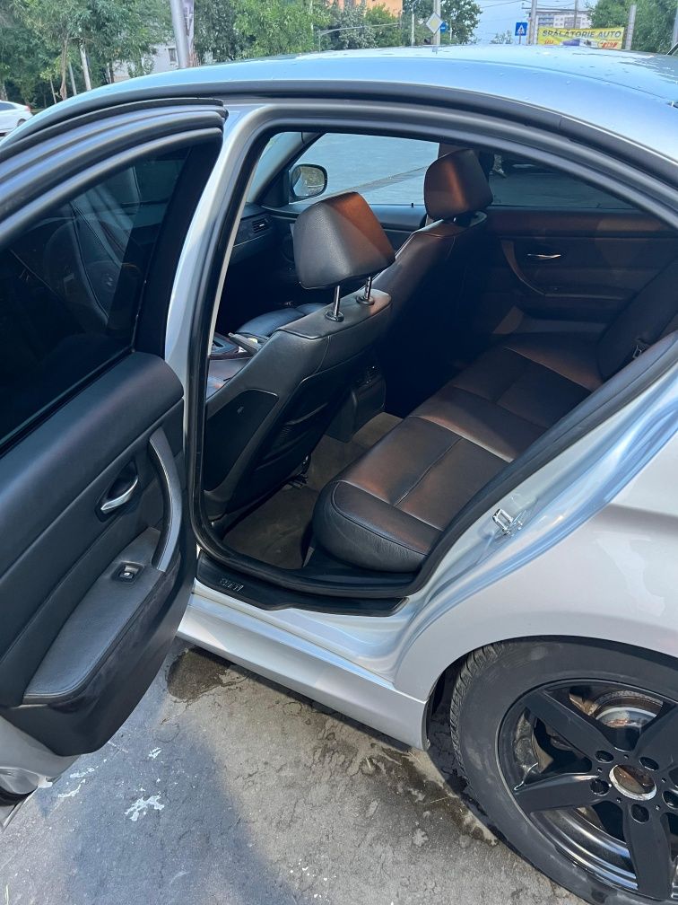 BMW 320i e90 pachet M