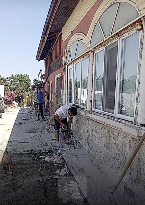 Decopertări greie si faianță caram molozul după decopertări