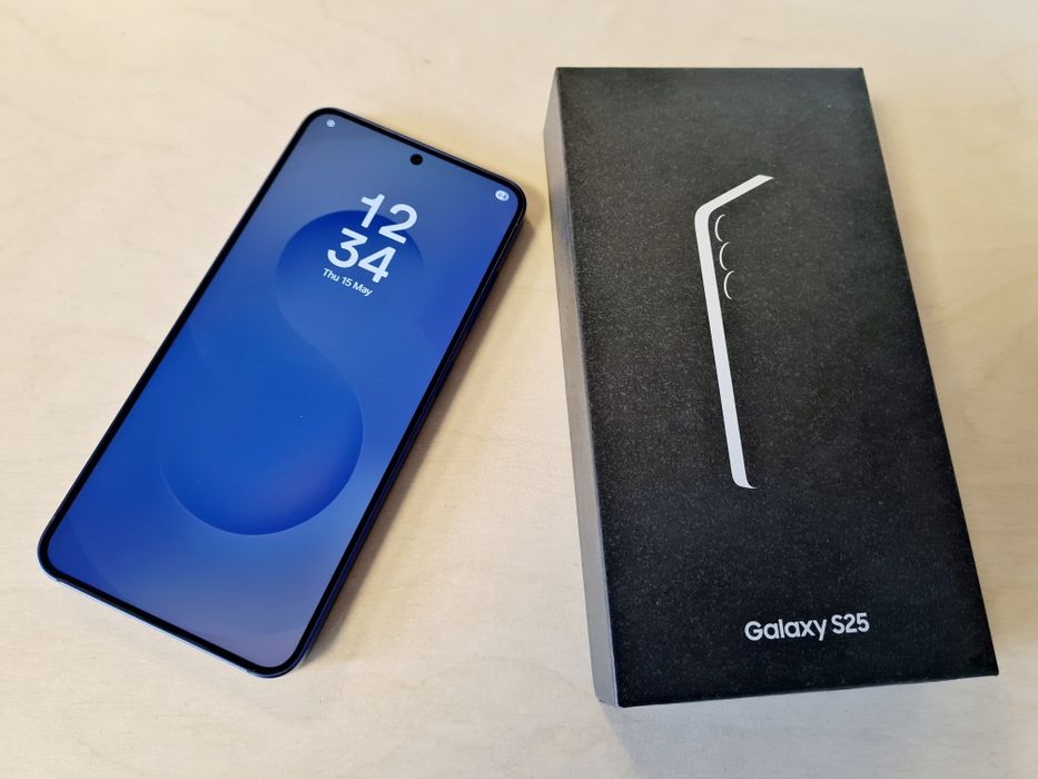 Samsung Galaxy S25 128GB Navy, fullbox - citește descrierea