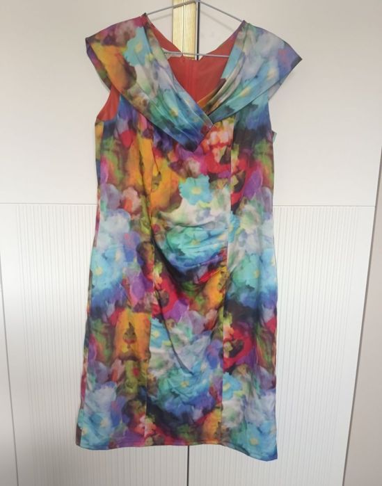 Продам платье почти новое