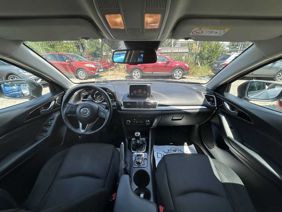 Mazda 3 2.0benzina euro 6 xenon, navi, set roti iarna, rate, garantie!