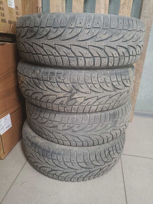 Продам зимние шипованные шины б/у Minerva 235/75 R15