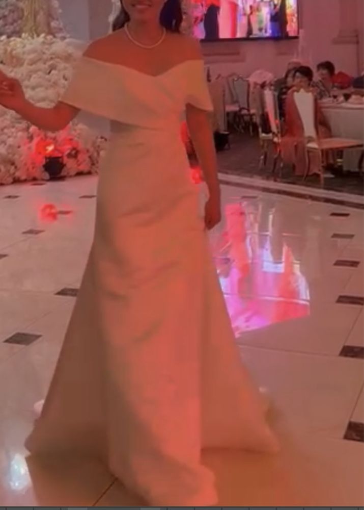 Атласное свадебное платье трансформер