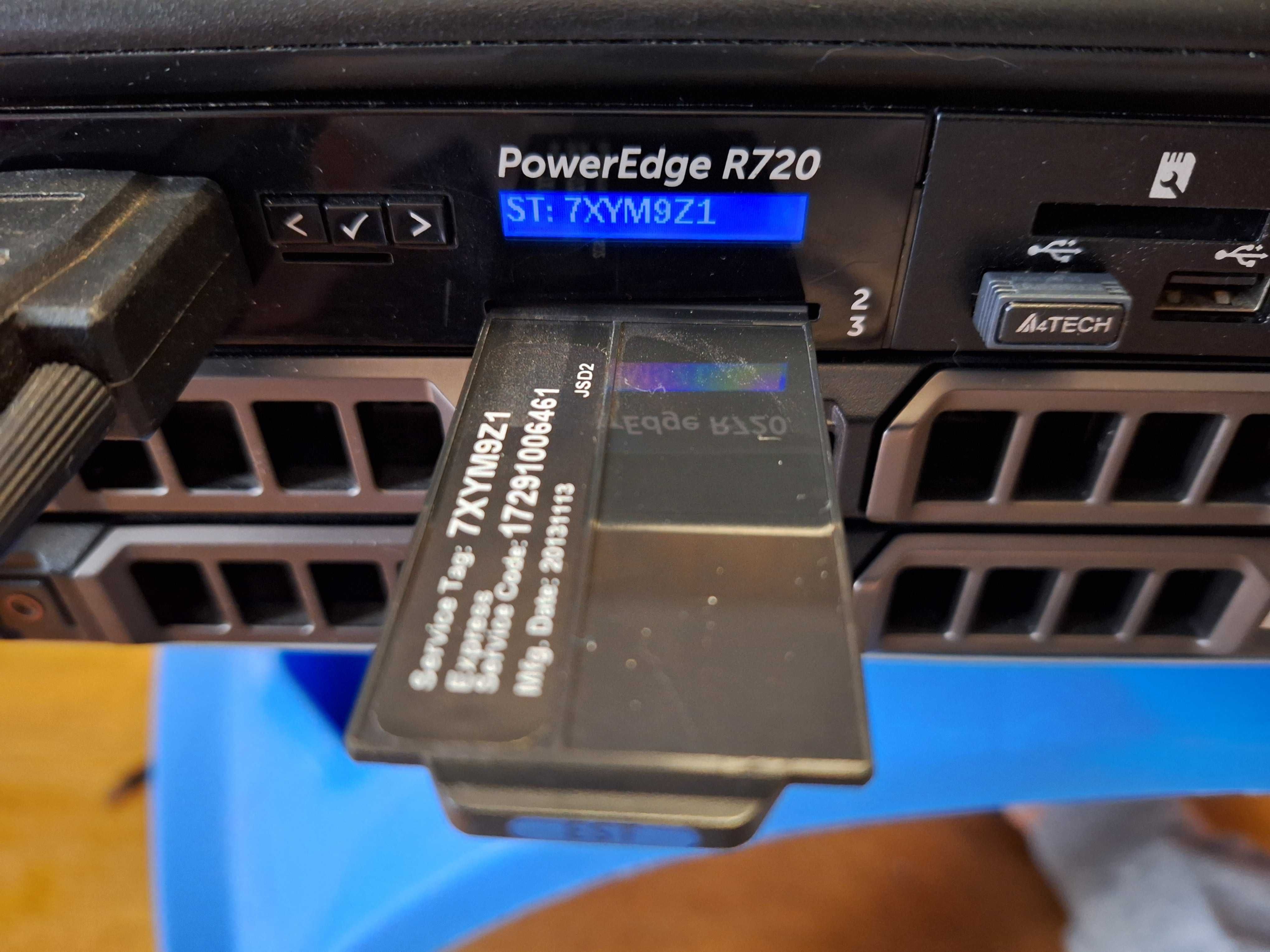 Сървър DELL Poweredge R720 19" 2U 8x 3,5" 2x Intel XEON E5-2650 v2
