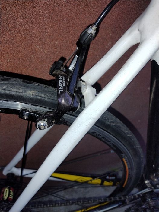 Vând bicicleta cursiera