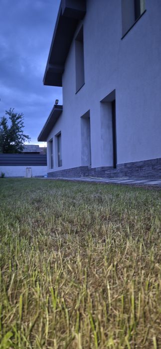 Vând casă nouă din cărămidă