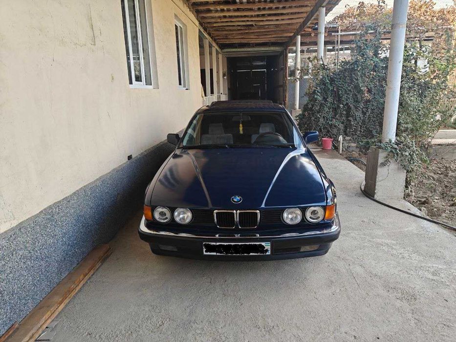 B M W      E 32  kuzov