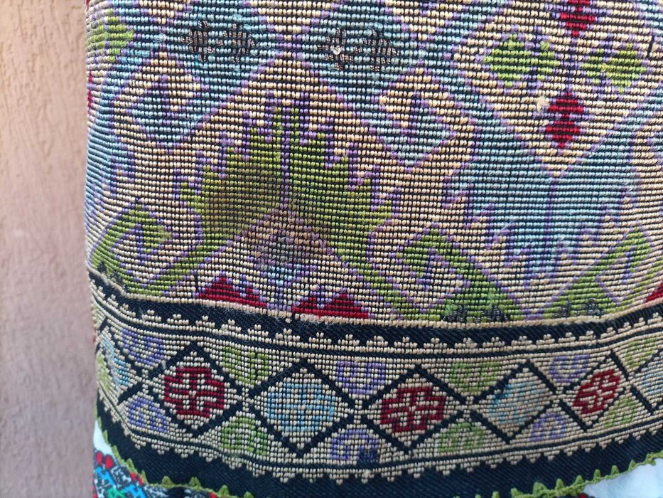 Costum popular autentic din Muscel/ie cu poala/ fota fir metalic/brau
