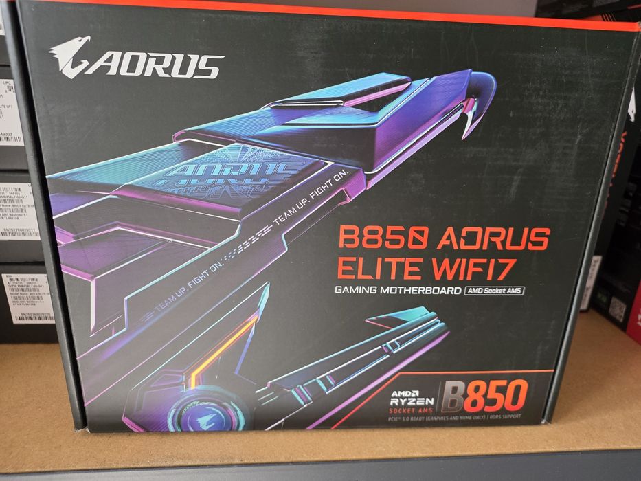 Placa de baza GIGABYTE X870 GAMING X WIFI7, AM5, DDR5, Wi-Fi, BT, ATX