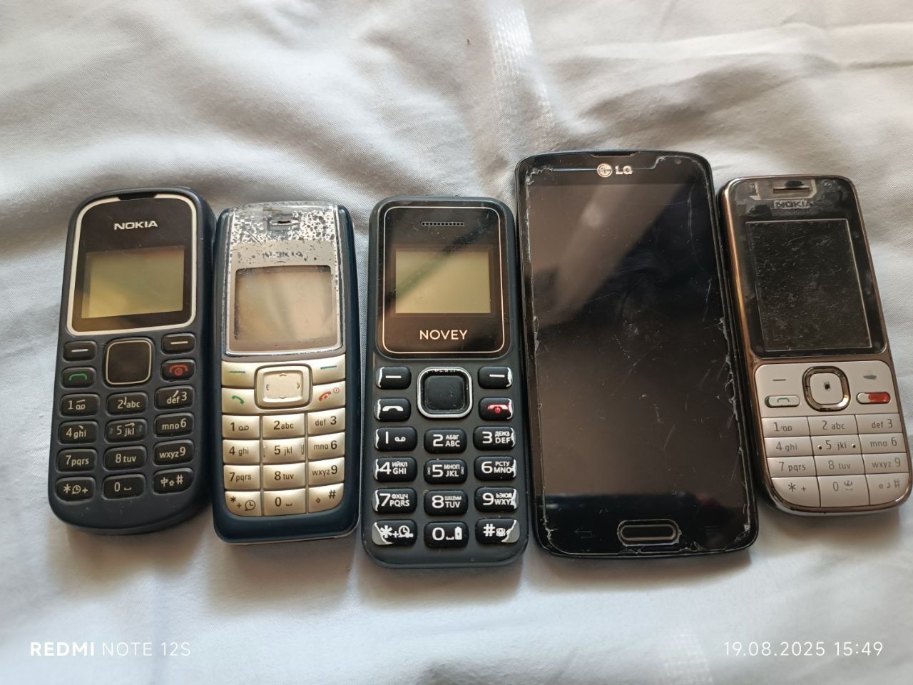 Telefonlar sotiladi