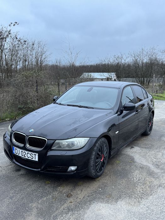 BMW E90  318i LCI