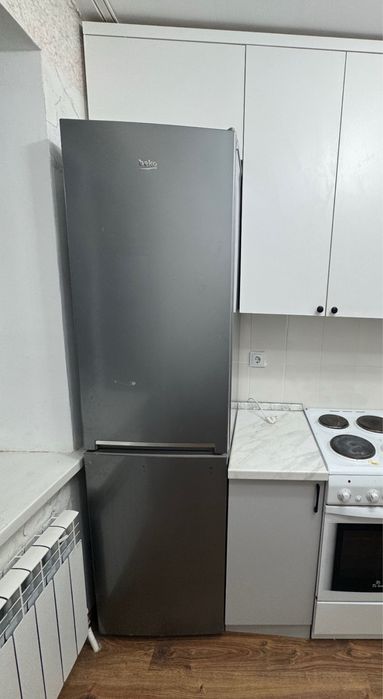 Продам Холодильник Беко