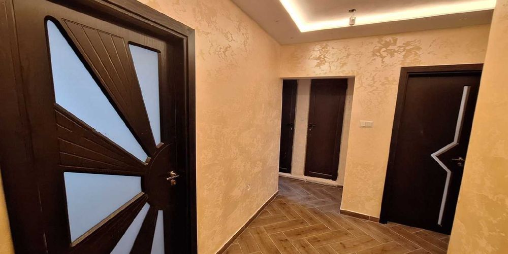 Продава се Тристаен апартамент в София, Модерно предградие - 88 кв.м за 2103 €/кв.м - Снимка #8