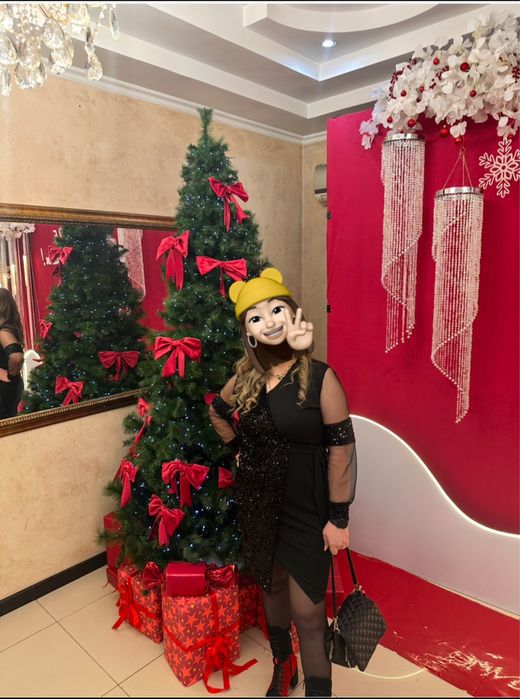 Платье с паптаами