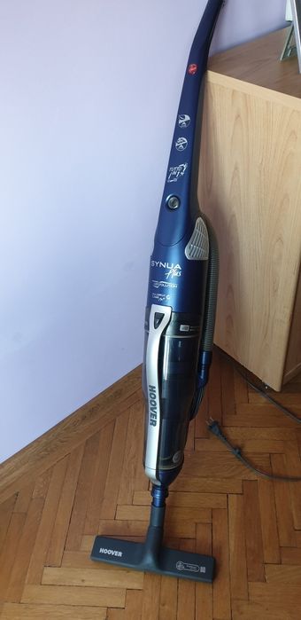 Aspirator cu fir vertical Hoover Synua Plus