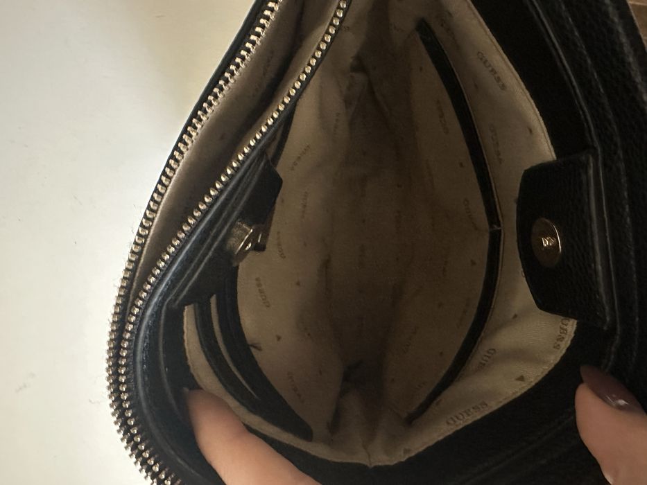 Дамска чанта Guess