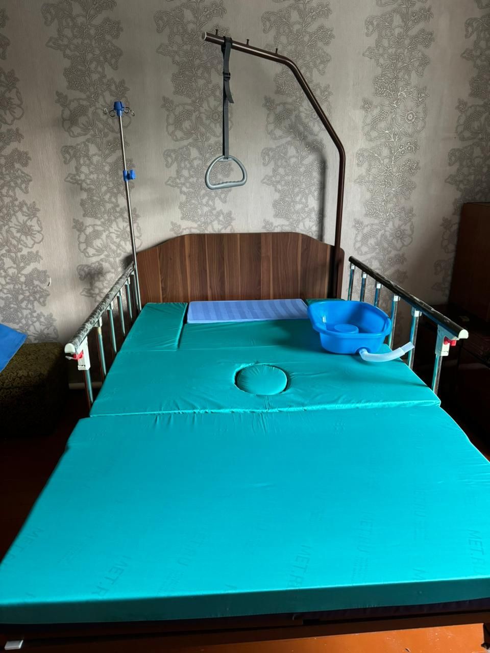 Медицинская кровать,  ширина ложа 120 см