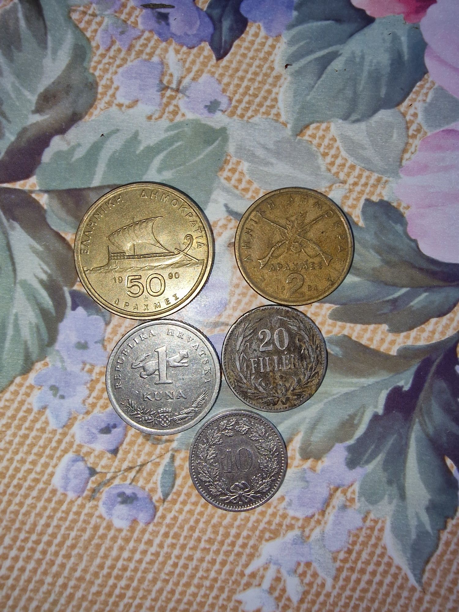 Vând monede preț 10 lei negociabil