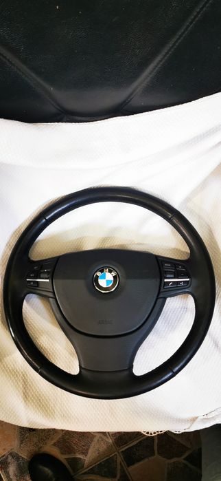 Продавам волан с еърбег за BMW F10/F11