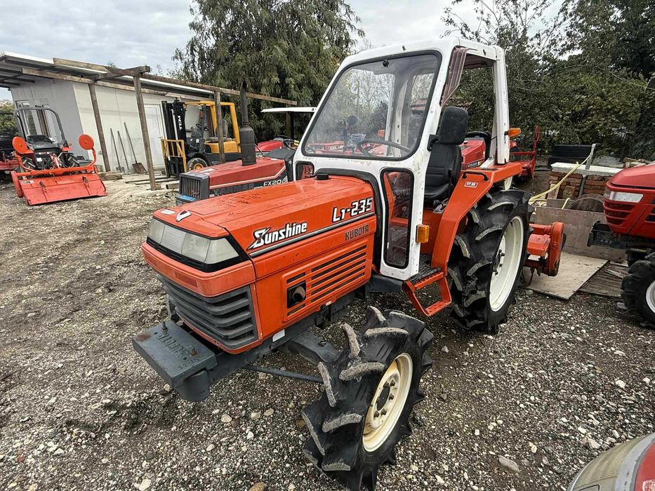 Трактор KUBOTA L1-235 4x4