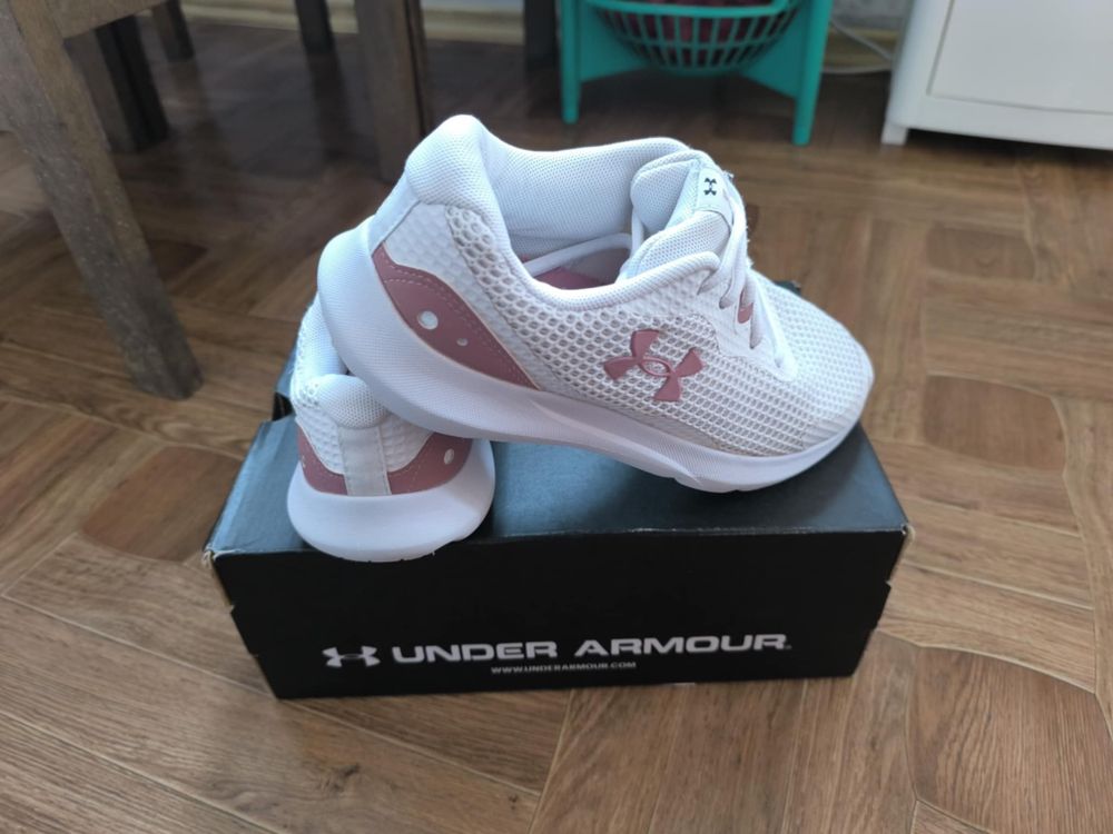 Дамски маратонки Under Armour