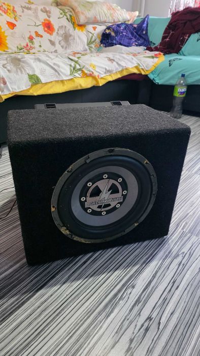 Se vinde Subwoofer si amplificator