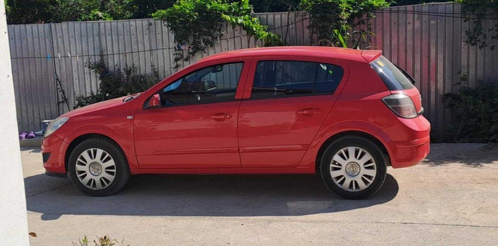 Opel Astra H. Motor 1.7.